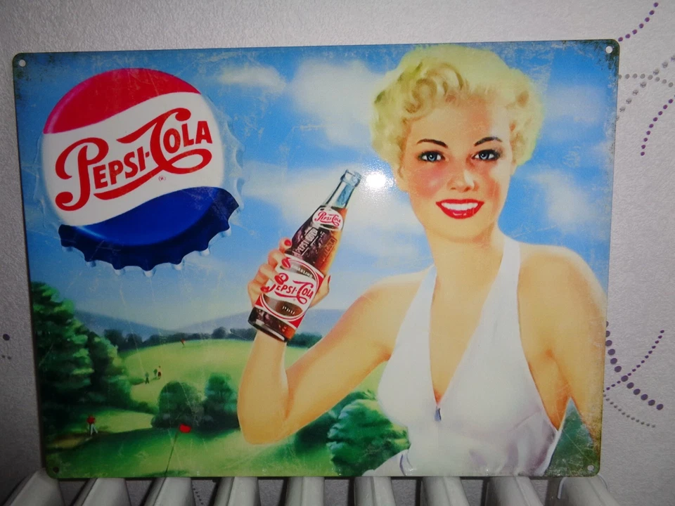 TOLE METAL PIN UP PEPSI COLA 30 X 40 CMS NON PLAQUE EMAILLEE ANCIENNE  - Photo 1/1