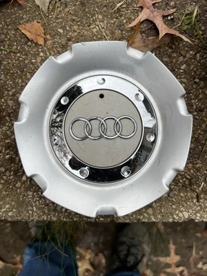 2007 2008 AUDI S4 18" aluminum wheel center cap 8E0 601 165 N oem used 58810 Foto 1 de 4
