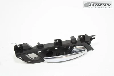 Cadillac XT6 2020-2024 delantero derecho interior puerta panel manija OEM Foto 1 de 4