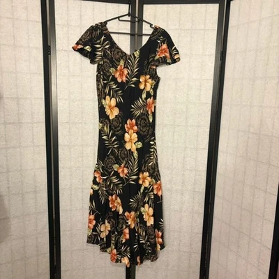 Vtg 70s Tori Richard Honolulu Dress Sz M hawaiian midi length handkerchief hem - Image 1 of 4