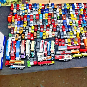 LOTE DE COCHE Y CAMIÓN 270 PIEZAS + NOREV MAJORETTE MATCHBOX WILLY MATTO 1:64 - Imagen 1 de 19