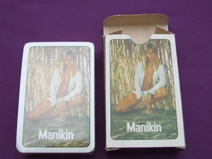 MANIQUÍ VINTAGE AÑOS 70 80 PIN UP NIÑA JUGANDO A LAS CARTAS J.R.FREEMAN RARO PAQUETE SELLADO - Imagen 1 de 12