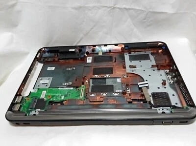 Funda inferior Dell Inspiron M5010 Foto 1 de 4