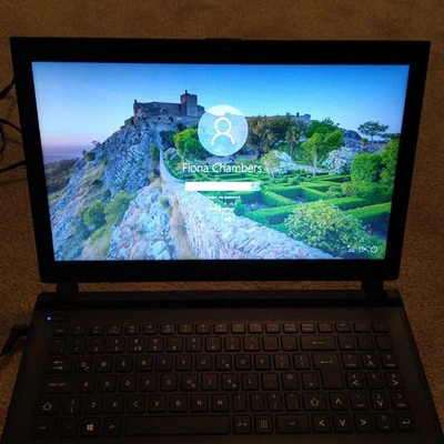 Advent Torino Z100 15.6" Celeron N2815 1.86GHZ 2GB RAM 320GB HDD Password Locked - Image 1 of 4