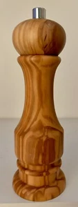 Williams Sonoma Olive Wood Made In Italy Salt Mill 7 5/8” - Picture 1 of 11