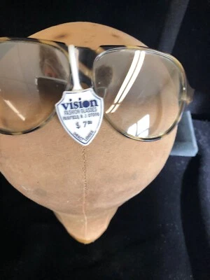 Vintage Large VISION Fashion SUNGLASSES, original tag, Never Worn 70's 80's - Image 1 of 4