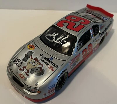 Kevin Harvick Firmado 2001 NASCAR #29 Goodwrench/Looney Tunes Escala 1:24 Diecast Foto 1 de 4