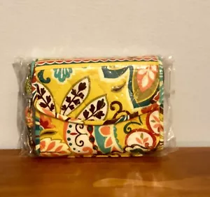 🌟SALE!🌟 VERA BRADLEY NWT SMART PHONE WRISTLET “PROVENÇAL” PATTERN MAY VARY! 🌹 - Picture 1 of 8