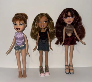 Vintage 2001 Bratz Lot 3 Jade Yasmin Phoebe neu angezogene und neu gestaltete Puppen TLC - Bild 1 von 13