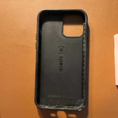 Funda Speck Presidio2 Grip para Apple iPhone 13 Pro Max / iPhone 12 Pro Max - Negra Foto 1 de 4