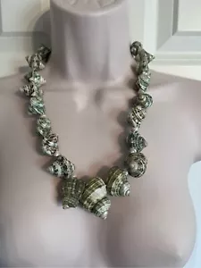 Turban turbo shell green vintage unique chunky necklace 11 in long - Picture 1 of 6