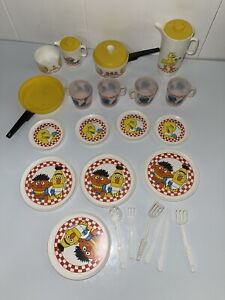Vintage Chilton Toys Sesame Street Plastic Childs Playset Dishes