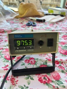 Omega Model CSC32 Type J Benchtop Controller with Thermocouple Assembly - Picture 1 of 5