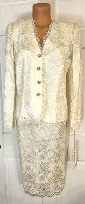 Conjunto de jaqueta e saia de renda off white vintage anos 80 tamanho 8 pérola falsa Karen Lawrence - Imagem 1 de 4