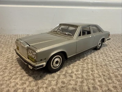 BBURAGO DIECAST 1/22 SCALE ROLLS ROYCE CAMARGUE SILVER UNBOXED - Image 1 of 4