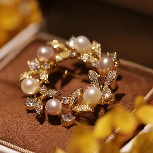Vintage Freshwater Pearl Brooch Pin for Women Wedding Party Engagement Gift New - Picture 1 of 10