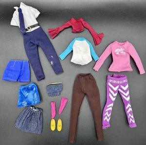 Menge 14 Barbie Stil Kleidung Polizei Outfit Bass Pro Shops Shirt Socken Schuhe - Bild 1 von 19