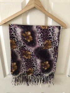 Women’s Large Scarf - Picture 1 of 2