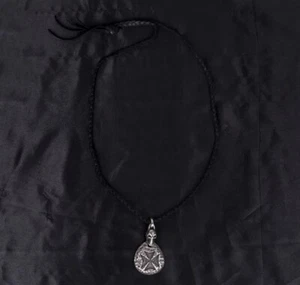 Colgante Gaboratorio Temprano con Calavera + Etiqueta Plata Cruz Hecha a Mano - Imagen 1 de 9