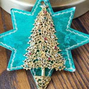 Tancer II Christmas Tree Brooch Pin Rhinestone Gold Open Signed Vintage On Card - Picture 1 of 5