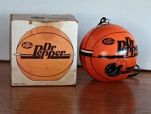 Vintage NBA Dallas Mavericks Stadium Gewinnspiel Mini Dr Pepper Basketball Radio  - Bild 1 von 4