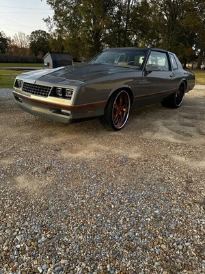 Chevrolet Monte Carlo 1988  Foto 1 de 4