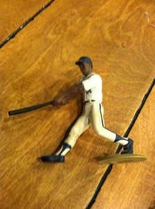 1992 KEN GRIFFEY JR MLB FIGURINE - Picture 1 of 2