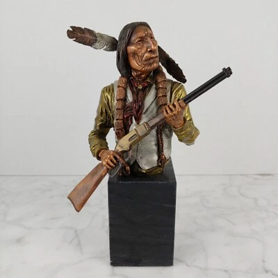 "Yellow Boy" túnica de lobo jefe Cheyenne Willy Witten leyendas escultura #160/950 Foto 1 de 4