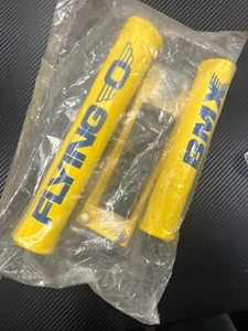 OLD SCHOOL BMX FLYING O YELLOW AND BLUE PAD SET VINTAGE NOS - Picture 1 of 3