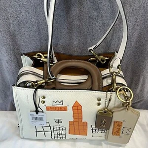 Borsa Coach X Jean Michel Basquiat Rogue 25 gesso B2020-6887 nuova con etichetta - Foto 1 di 8