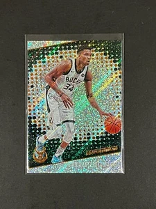 Giannis Antetokounmpo - 2017-18 Panini Revolution 2nd Year Card #76 - Bild 1 von 1