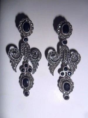 SPLENDIDI ORECCHINI ANTICHI CHANDELIER IN ARGENTO 925 MARCASITE E ONICE ART DèCO - Immagine 1 di 4