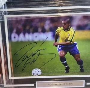 Foto autógrafa firmada por Roberto Carlos del Real Madrid enmarcada certificado de autenticidad JSA autenticada 🔥! - Imagen 1 de 6