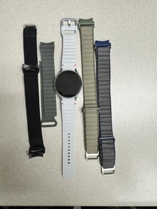 Samsung Galaxy Watch 7 | 44 mm | Argent | GPS et WiFi - Photo 1 sur 1