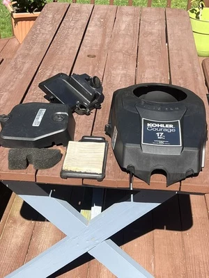 Крышка воздухозаборника двигателя KOHLER Courage SV530 17 л.с. - Изображение 1 из 4