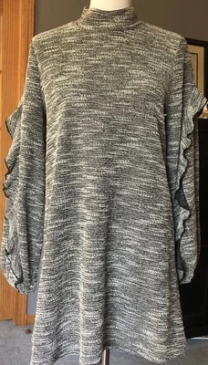 Vestido Suéter BCBGeneration Talla M Negro Blanco Sarga Mangas con Volantes Informal Ciudad Foto 1 de 4