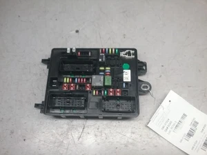 Motor de caja de fusibles con faros antiniebla para 10-11 SRX 278774 - Imagen 1 de 12