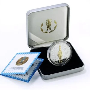 Kazakhstan 500 tenge Heritage Issyk Chieftain the Leader gilded silver coin 2011 - Picture 1 of 4