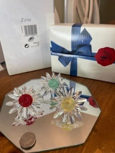 SWAROVSKI Erneuerungsgeschenk 3 Blumen Set - Grün, Rot, Gelb mit 2 Boxen und Spiegel - Bild 1 von 4