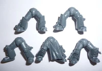 GAMES WORKSHOP Warhammer 40K Cavalieri Grigi Strike Squad Gambe x 5 [Pezzi]