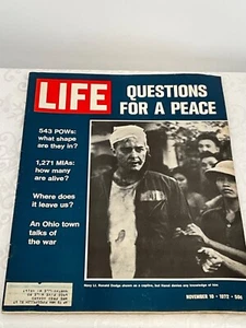 Life Magazine November 10 1972 Questions for A Peach Vietnam - Imagen 1 de 2