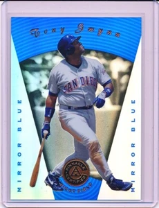 TONY GWYNN 1997 PINNACLE CERTIFICATO #45 SPECCHIO BLU RIFRATTORE PARALLELO SP - Foto 1 di 3