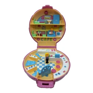 Vintage 1989 Polly Pocket Pollys Cafe Pink Compact KOMPLETTSATZ 2 Puppen Bluebird  - Bild 1 von 21