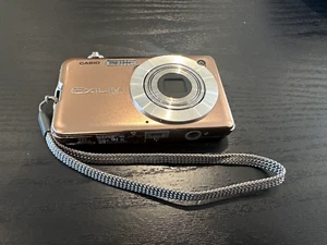 Casio Exilim EX-S12 12.1MP Digital Camera - Picture 1 of 4