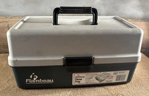 Flambeau Scatola Attrezzi da Pesca a Tre Vassoi - Modello: 1628 Con Contenuto Esche da Pesca - Foto 1 di 13