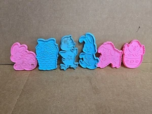 Lot of 6 Vintage Plastic Easter Cookie Cutters - Picture 1 of 2
