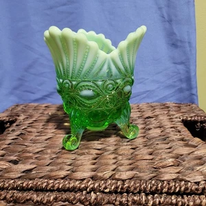 MOSSER EYEWINKER OPALESCENT GREEN GLASS 3 FOOTED SPOONER VASE 5.75” - Picture 1 of 11
