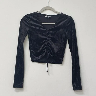 Top corto H&M de terciopelo negro dividido acanalado manga larga con lazo para mujer talla XS Foto 1 de 4