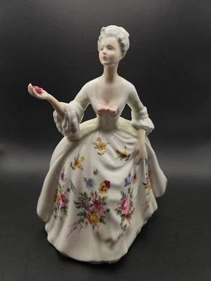 Vintage Royal Doulton "Diana" HN2468 Figurine 1985 Excellent Condition  - Image 1 of 4