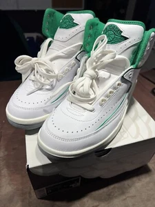 NIKE Jordan 2 Retro Lucky Green Brand new - Size 8 - Picture 1 of 7